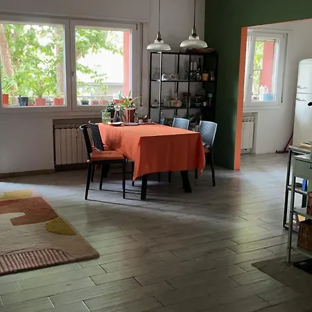 Habitación en casa particular 威尼斯民宿venezia 东北阿姨的小屋 *